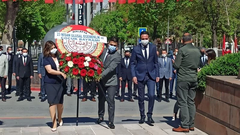 23 Nisan’a sade kutlama
