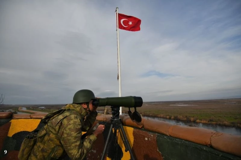 MSB: “İpsala’dan yasa dışı olarak Yunanistan’a geçmeyen çalışan 8’i FETÖ mensubu 9 kişi yakalandı”
