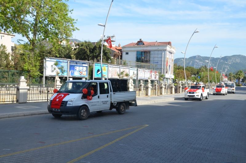 Marmaris’te konvoylu 23 Nisan kutlaması
