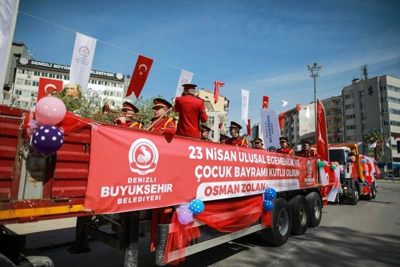 23 Nisan coşkusu tır ve mobil ekiplerle evlere taşındı
