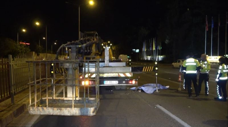 Vincin demir ayaklarına çarpan motosiklet sürücüsü hayatını kaybetti
