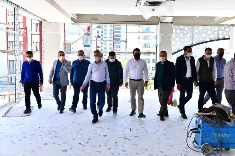 Başkan Çınar Çilesiz semt pazarında
