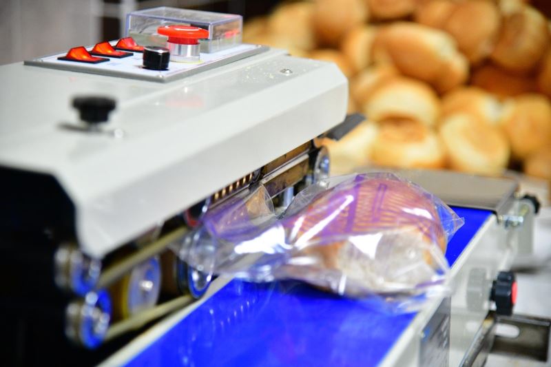 Mamak Belediyesi ihtiyaç sahipleri için günde 3 bin ekmek üretiyor
