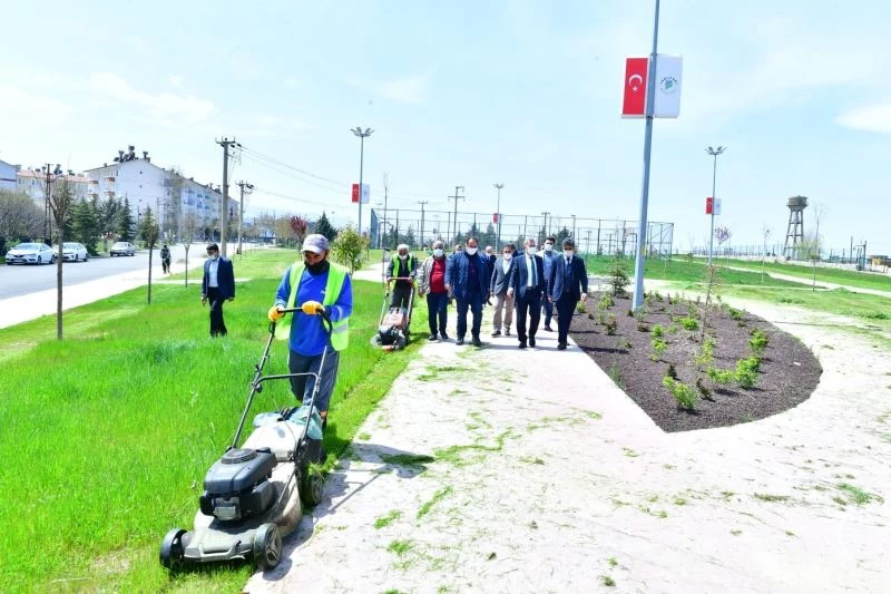 Mehmet Çınar, park ve yeşillendirme hizmetlerini inceledi
