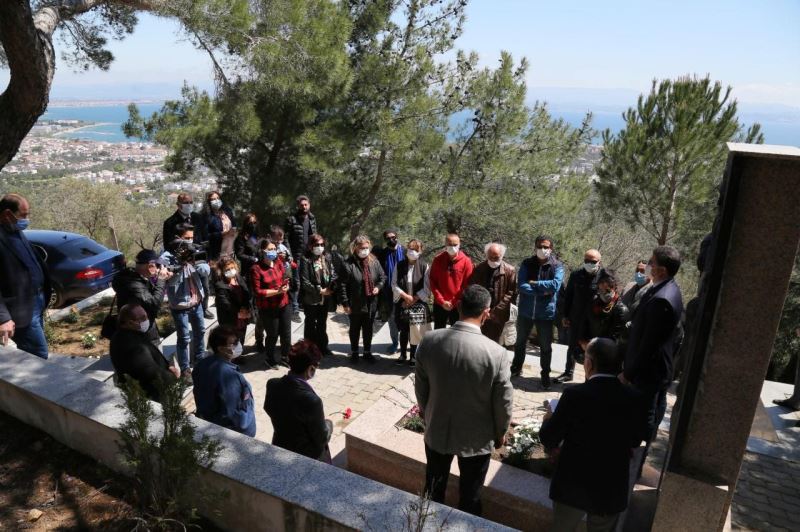 Halk ozanı Ali Ekber Çiçek mezarı başında anıldı

