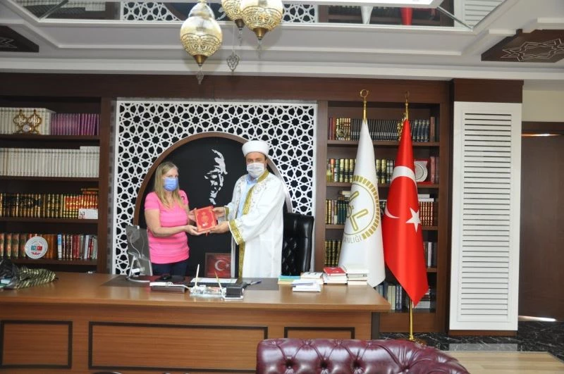 Alanya’da yaşayan Danimarkalı kadın Müslüman oldu
