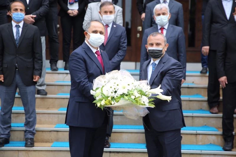 Emekliye Ayrılan Vali Yardımcısı Ballı, törenle uğurlandı
