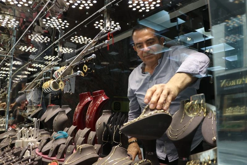 Kuyumcu esnafı İnanoğlu: “Gram altının pik yaptığı bir dönemi yaşıyoruz