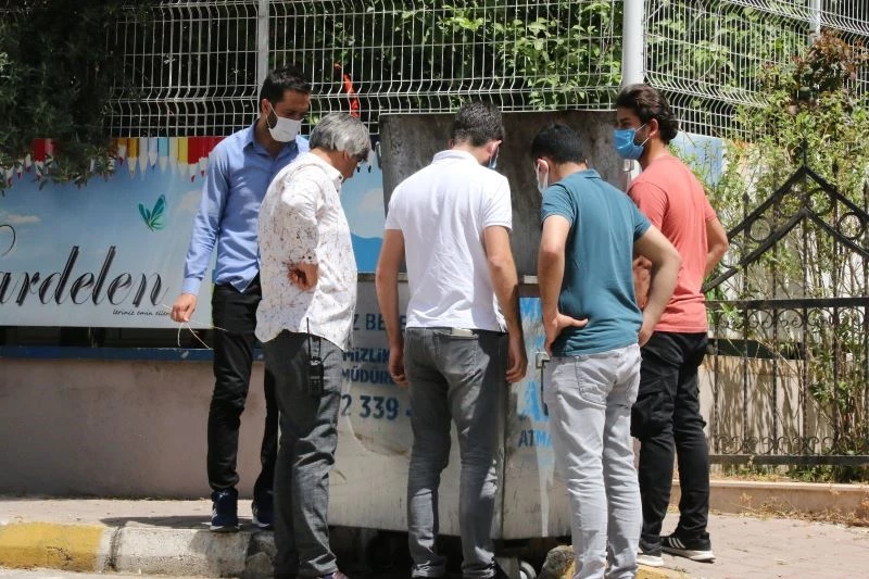 Antalya’da çöp konteynerinde cenin bulundu
