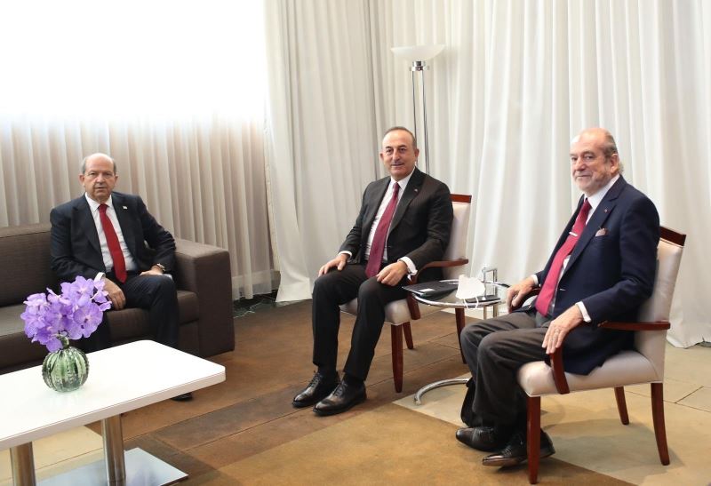 Bakan Çavuşoğlu, CMF Kurucusu ve Onursal Başkanı Büyükelçi Carteron’la görüştü
