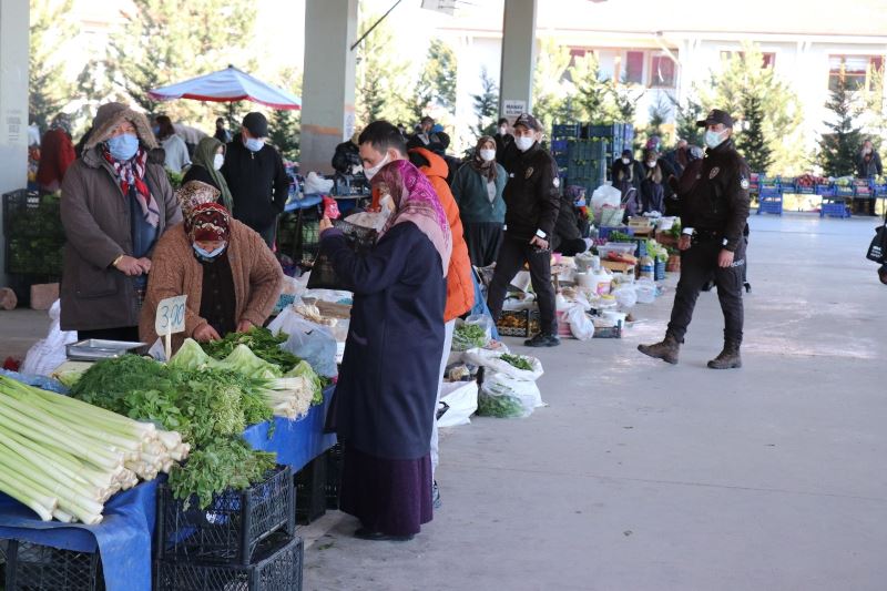 Bolu’da kısıtlama öncesi halk pazarlarının tamamı açılacak
