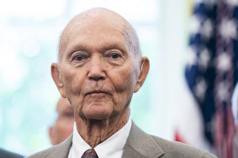 Apollo 11 Astronotu Michael Collins, 90 yaşında hayatını kaybetti
