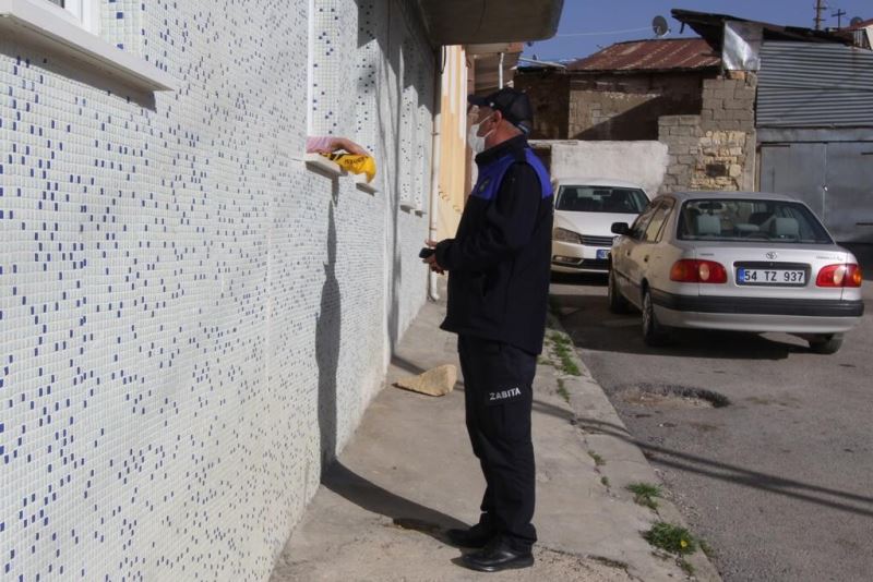 Bayburt’ta yaşayan yetimlere iftarlık tatlı ikramında bulundu
