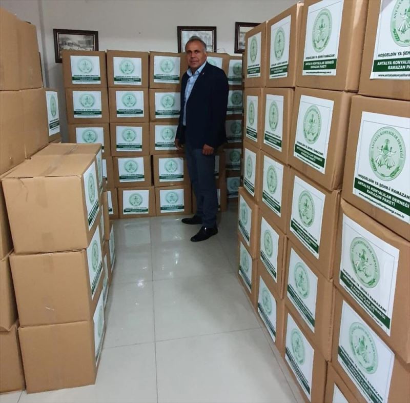 Antalya Konyalılar Derneği 500 aileye gıda yardımı yaptı