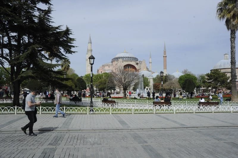 Sultanahmet esnafı pandemi öncesi günlerini arıyor
