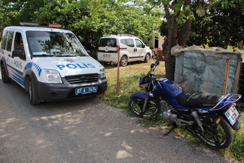 Çaldıkları motosiklet arızalandı, yardım etmek isteyenlere ‘çalıntı abi dikkat et’ dediler
