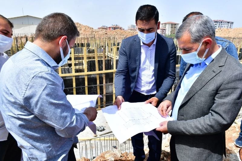 Yeşilyurt Belediyesi ‘yakınca yarı olimpik yüzme havuzu’ inşaatı hızla yükseliyor
