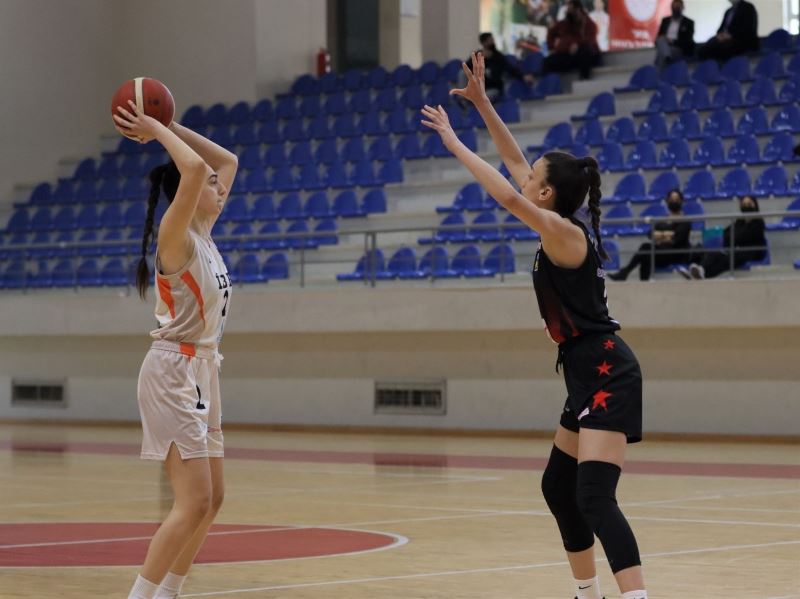 Turgutlu Belediyespor Kadın Basketbol Takımı doludizgin
