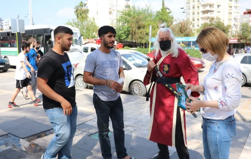 Maske uyarısı yapan samuraya pes dedirten cevap: 