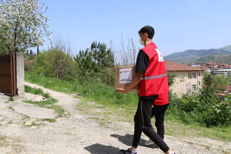 Mesut Özil; Ramazan’da hemşehrilerine sahip çıktı
