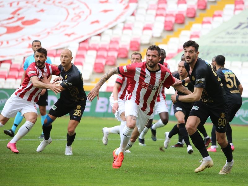 Süper Lig: D.G. Sivasspor: 0 - H.Y. Malatyaspor: 0 (İlk yarı)
