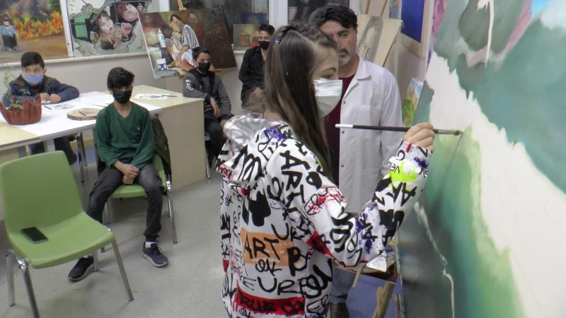 (Özel) Hayallerinde yaşattıkları ülkelerini çizecekler
