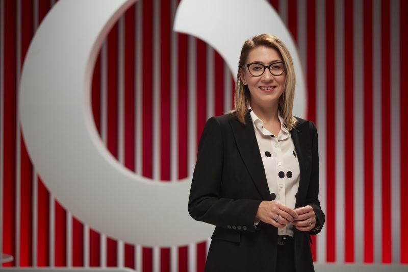 Vodafone, teknoloji-insan işbirliğine dikkat çeken yeni marka kimliğini duyurdu
