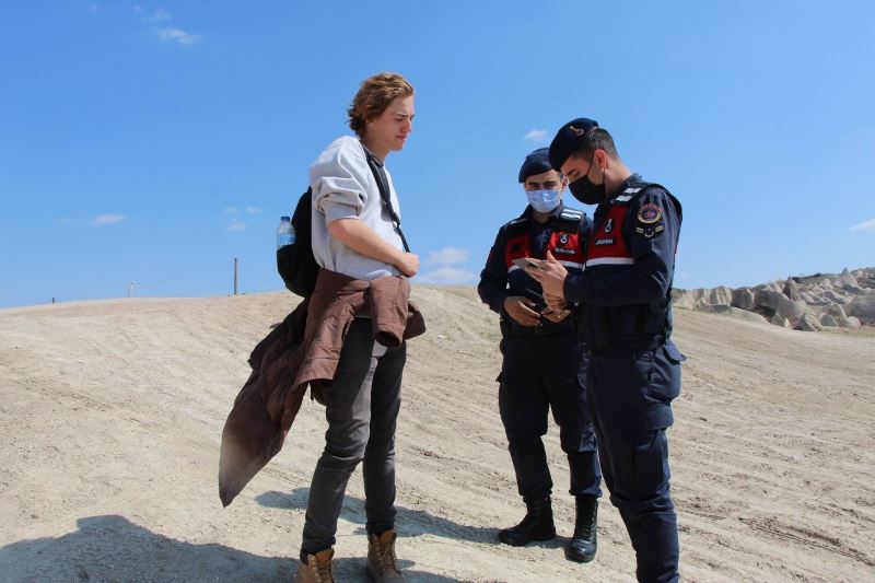 Kapadokya’da maske takmayan 37 turiste para cezası kesildi

