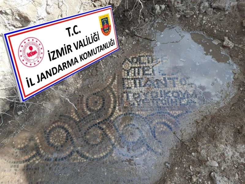 İzmir’de kaçak kazı operasyonunda bin 500 yıllık mozaik ve manastır bulundu
