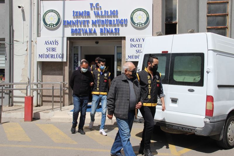 İzmir depremiyle ilgili gözaltına alınan 6 şüpheli daha adliyede
