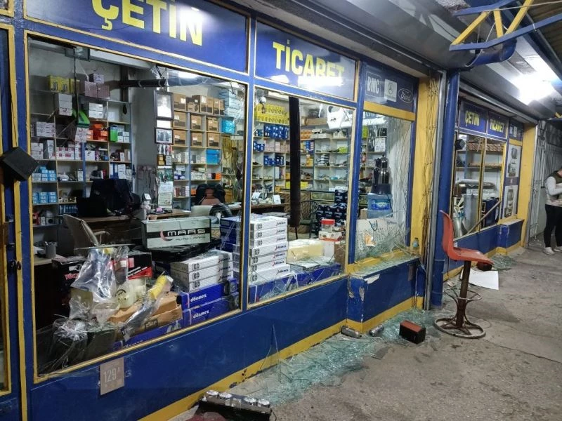 Balıkesir’de tüp patladı, işyerleri zarar gördü
