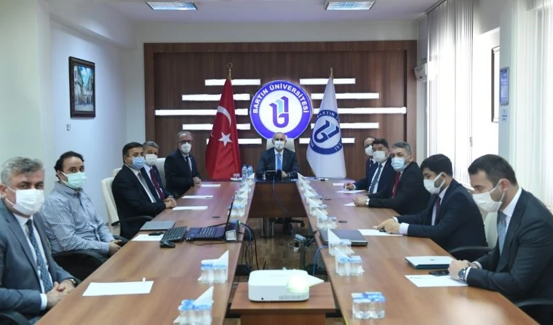 Bakan Karaismailoğlu, Bartın Üniversitesinden övgüyle bahsetti
