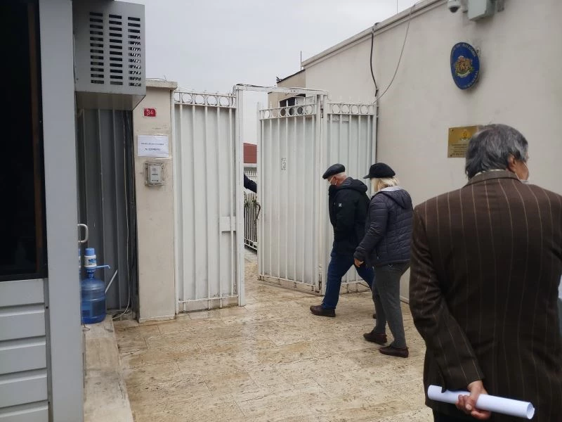 Bulgar göçmenleri Bulgaristan Başkonsolosluğu’nda sandık başına gitti
