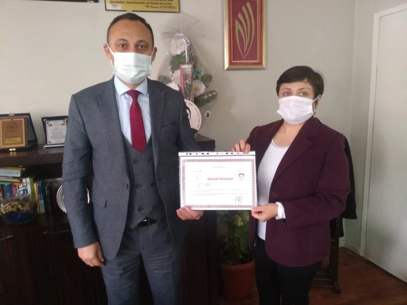 Başarı belgesiyle ödüllendirildiler

