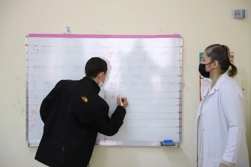 Ceza infaz kurumlarında son 3 yılda 10 bin 818 kişi okuma yazma öğrendi
