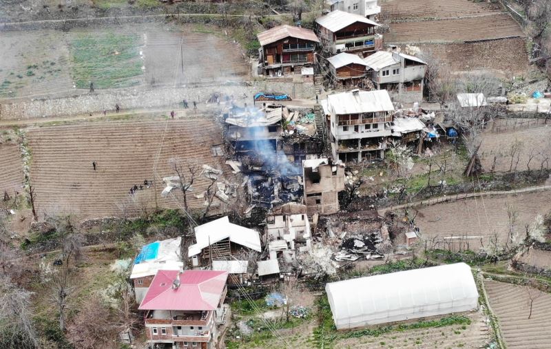 Artvin Ortaköy’deki yangının yaraları sarılıyor
