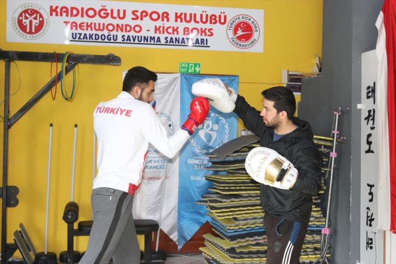 Osmaniyeli kick boksçu Muhittin Furkan Kültür