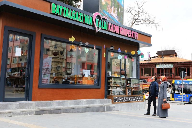 Battalgazi’nin Kalbi Kadın Kooperatifi Kafe Market büyük ilgi görüyor
