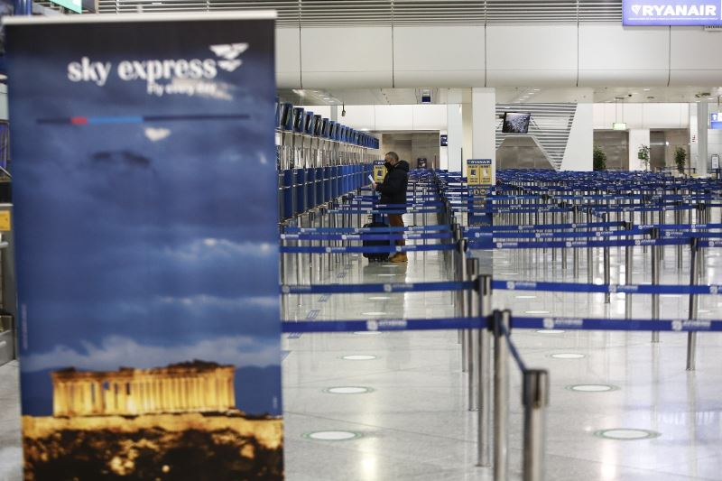 Yunanistan, uluslararası uçuşlardaki kısıtlamaları 19 Nisan’a kadar uzattı
