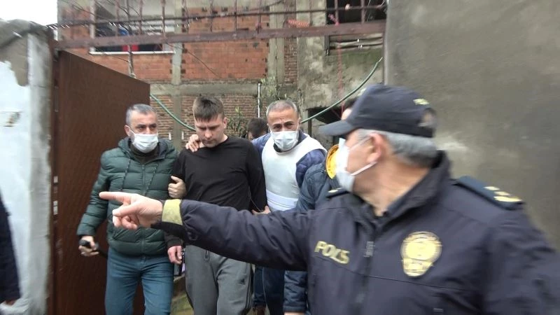 Polise motorlu testereyle direndi
