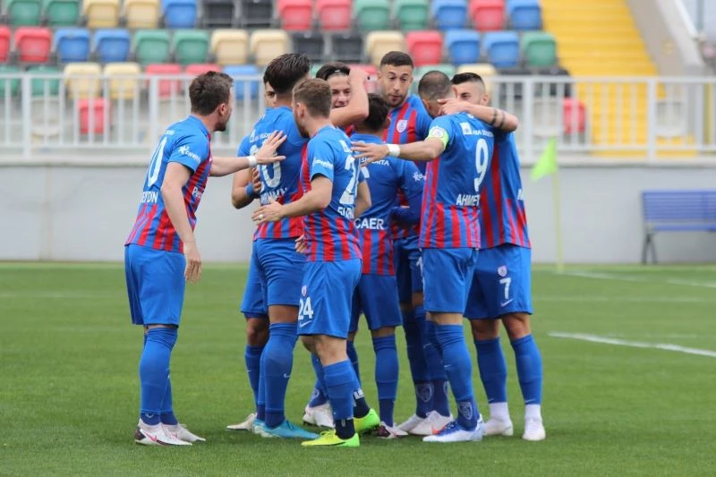 Altınordu zirve takibini bırakmadı
