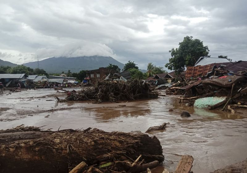 Endonezya’daki sel ve heyelan felaketinde can kaybı 70’e yükseldi
