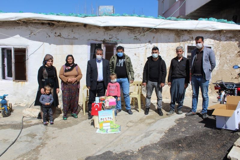 ‘Benim Oyun Sandığım’ Kahta’daki öğrencilere ulaştı
