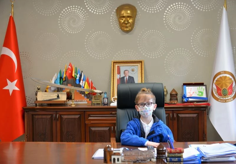 Valilik makamını merak eden öğrenciler muradına erdi
