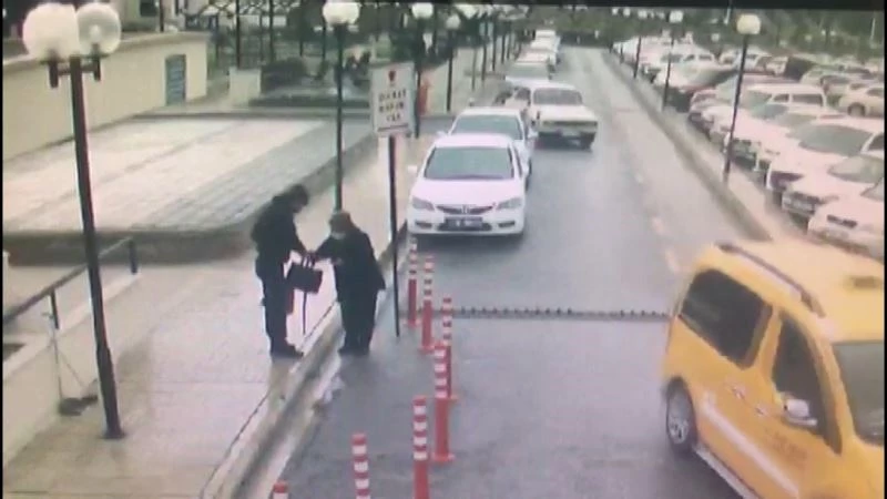 Telefon dolandırıcılarına inandı, 100 kilometreyi ticari taksiyle gelip 350 bin TL kaptırdı
