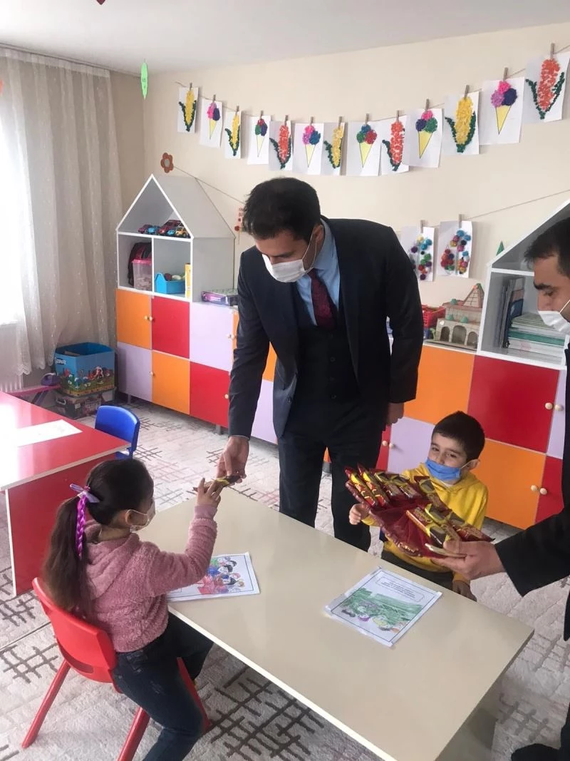 Kaymakam İlidi’den Kur’an kursu öğrencilerine ziyaret
