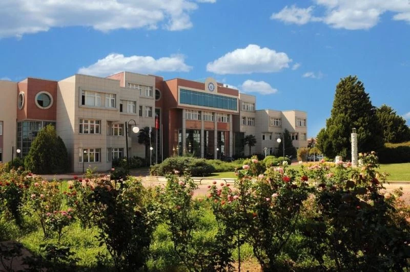 ADÜ Rektörlüğü amirallerin bildirisini kınandı
