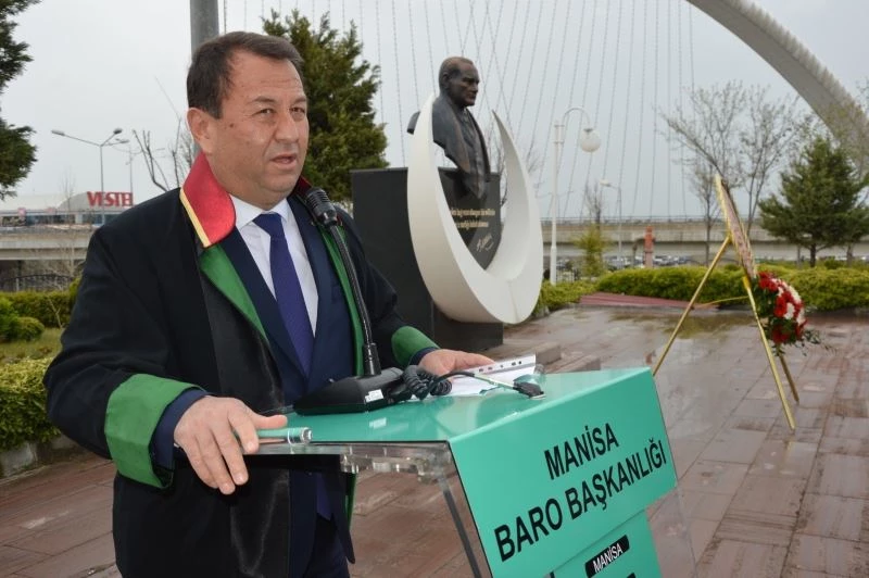 Avukatlar, etkinliklere harcayacakları parayı vakfa bağışladı
