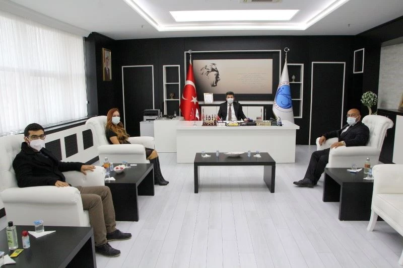 Sağlıkçılardan Rektör Karacoşkun’a tebrik ziyareti
