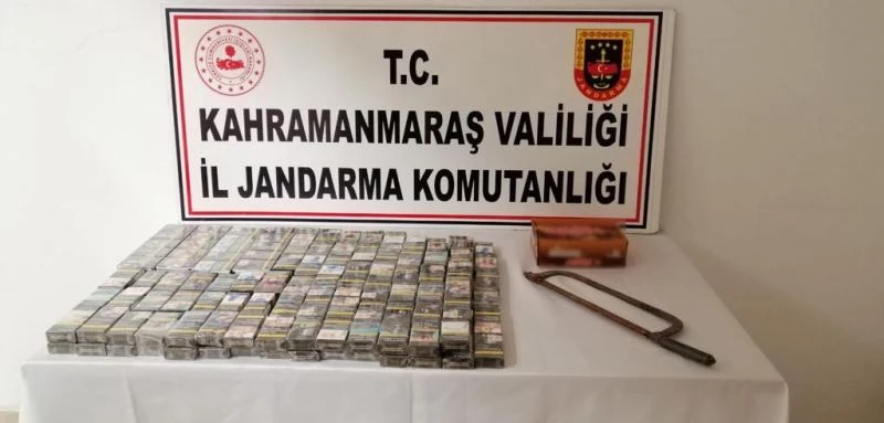 Çaldıkları sigara paketlerini toprağa gömdüler
